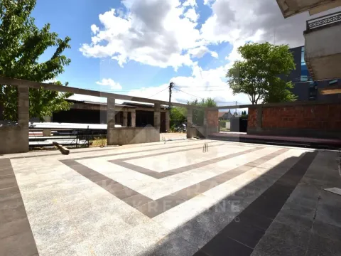 Izdavanje, poslovni prostor, 300m², Gornja Gorica, Podgorica - image 11