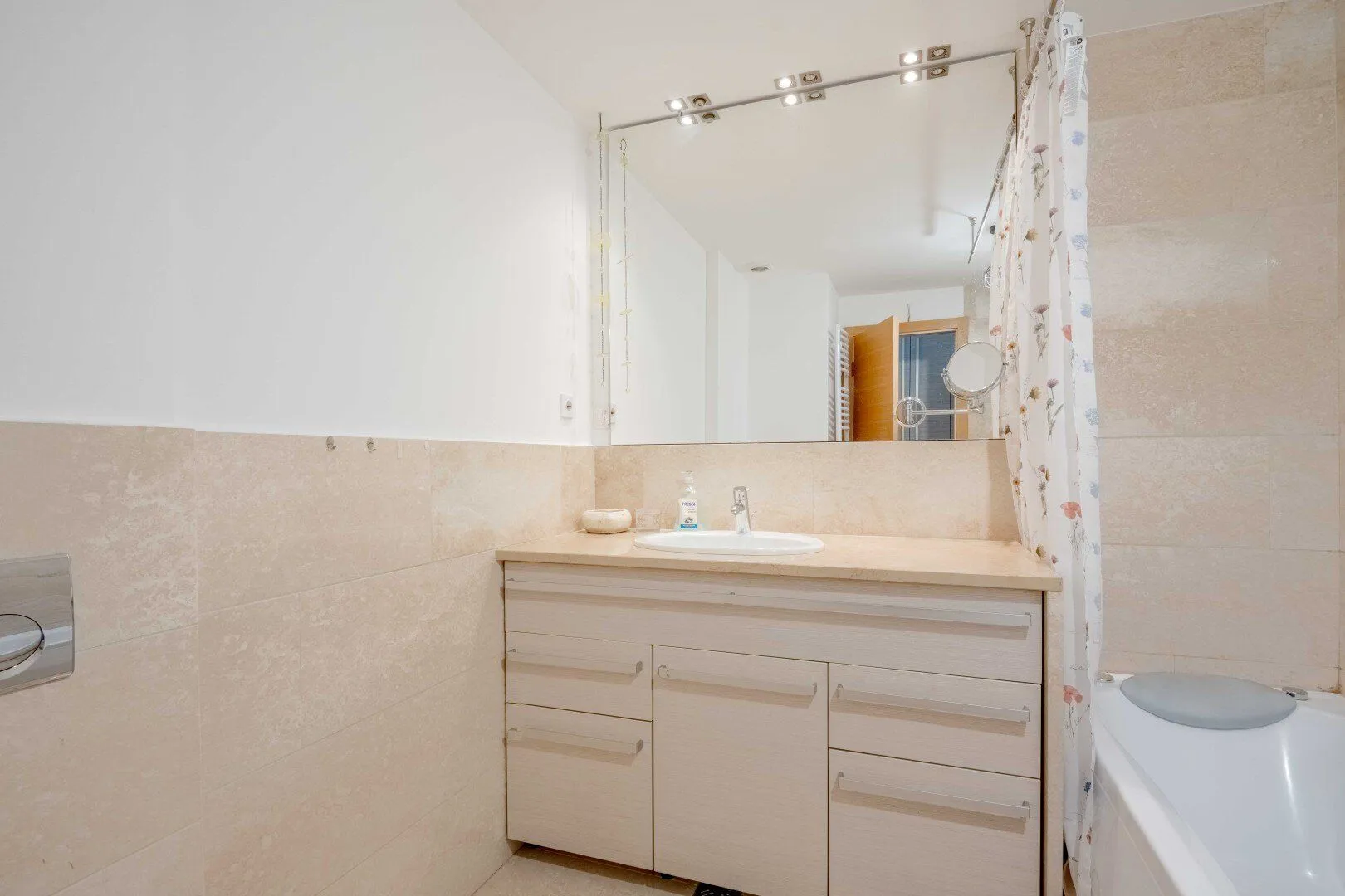 Sale, two bedroom apartment, 74m², Rozino, Budva