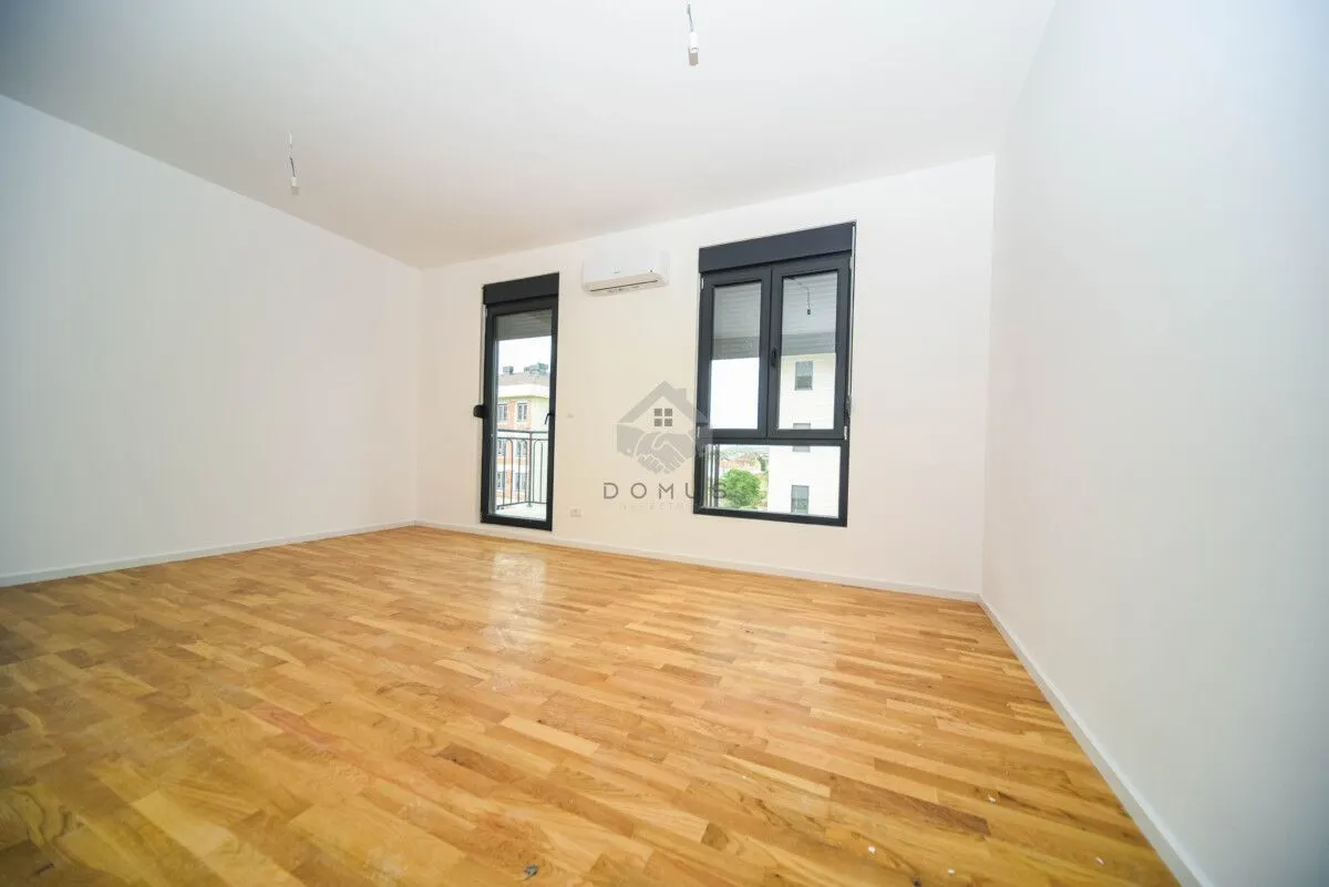 Izdavanje, dvosoban stan, 64m², Tološi, Podgorica