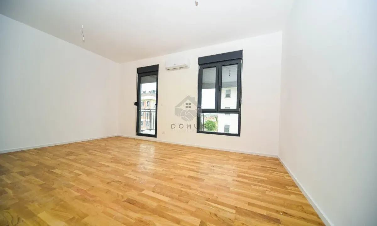 Izdavanje, dvosoban stan, 64m², Tološi, Podgorica