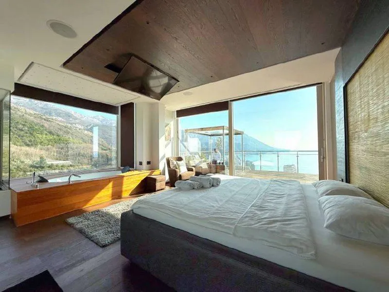 Sale, two bedroom apartment, 168m², Bečići, Budva
