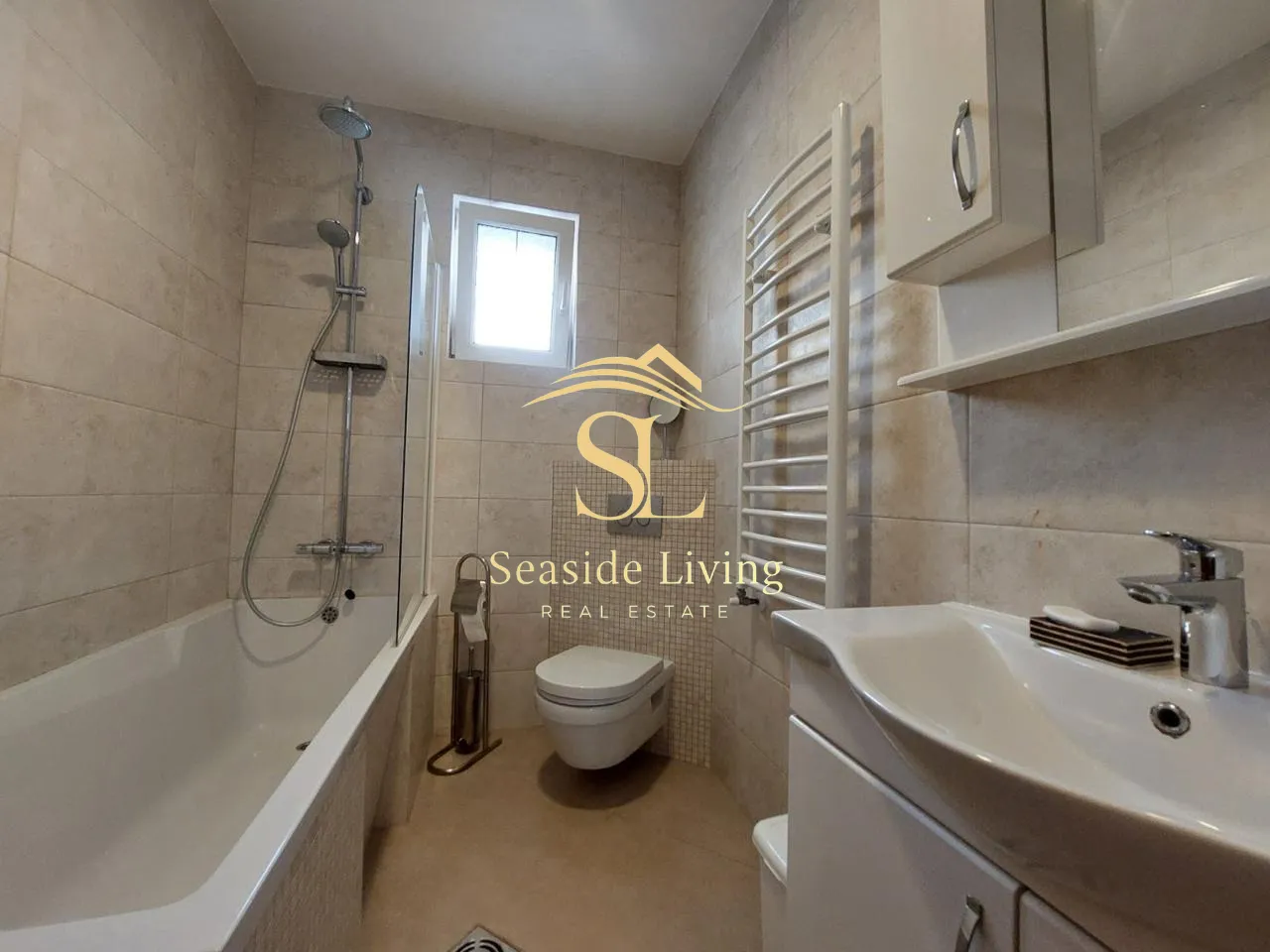 Rent, three bedroom apartment, 130m², Dobrota, Kotor