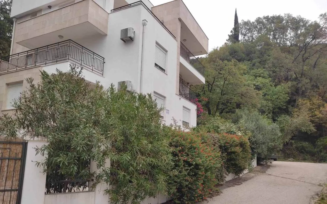 Sale, house, 400m², Petrovac, Budva