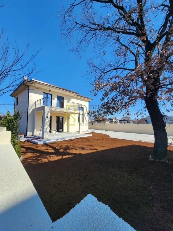 Rent, house, 220m², Gornja Gorica, Podgorica