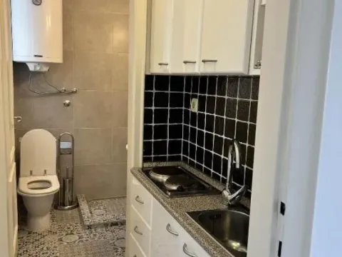 Izdavanje, dvosoban stan, 40m², Stari Grad, Beograd - image 9