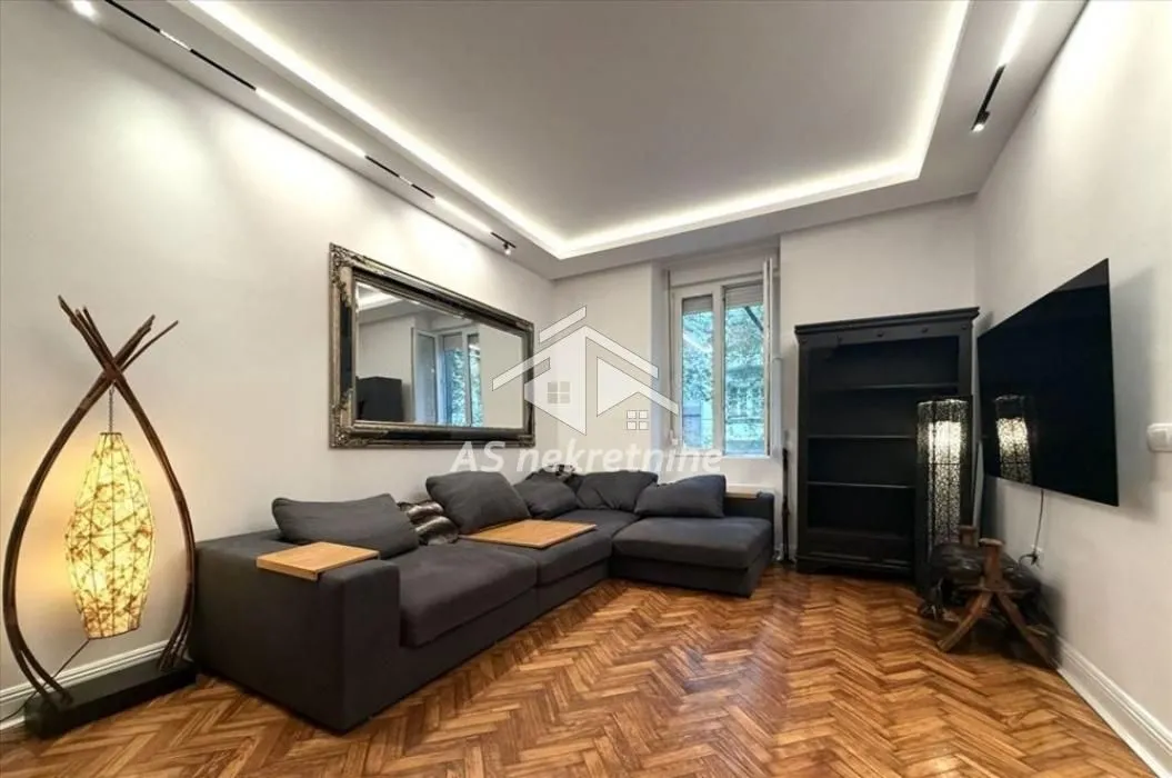 Izdavanje, dvosoban stan, 46m², Stari Grad, Beograd