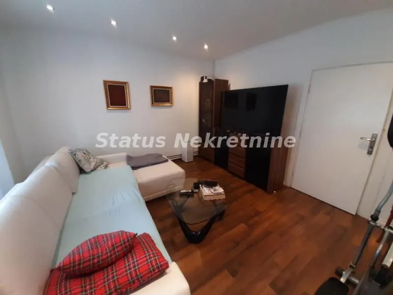 Prodaja, kuća, 157m², Salajka, Novi Sad Sve Podlokacije