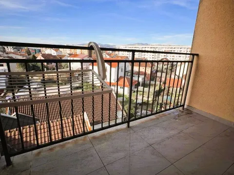 Prodaja, dvosoban stan, 76m², Stari Aerodrom, Podgorica - image 13