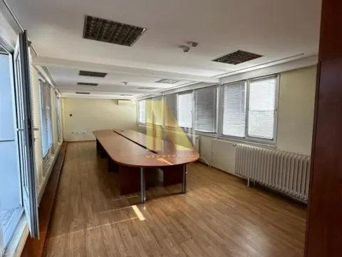 Izdavanje, poslovni prostor, 679m², Centar, Novi Sad - image 6