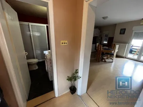 Prodaja, kuća, 228m², Centar, Jagodina - image 9