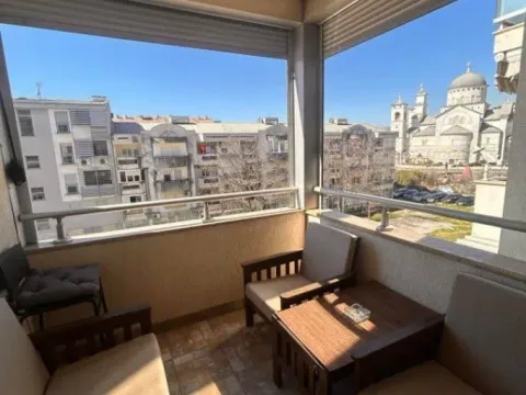 Izdavanje, dvosoban stan, 76m², Blok 5, Podgorica - image 9