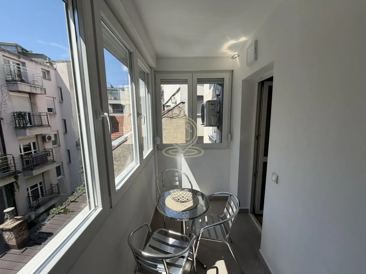 Izdavanje, dvosoban stan, 55m², Kalenić Pijaca, Vračar Sve Podlokacije