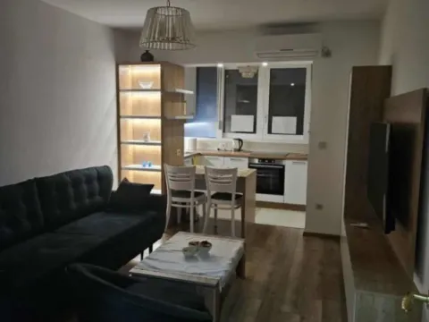 Izdavanje, jednosoban stan, 40m2, Preko Morače, Podgorica Izdavanje, jednosoban stan, 40m2, Preko Morače, Podgorica