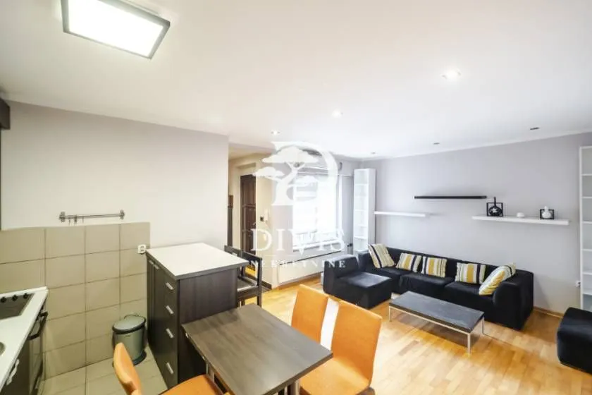 Prodaja, trosoban stan, 68m², Sarajevska, Beograd
