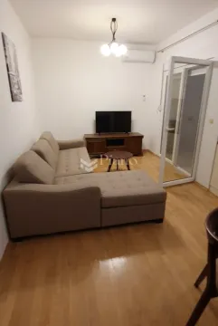 Izdavanje, jednosoban stan, 45m², Blok 6, Podgorica - image 2