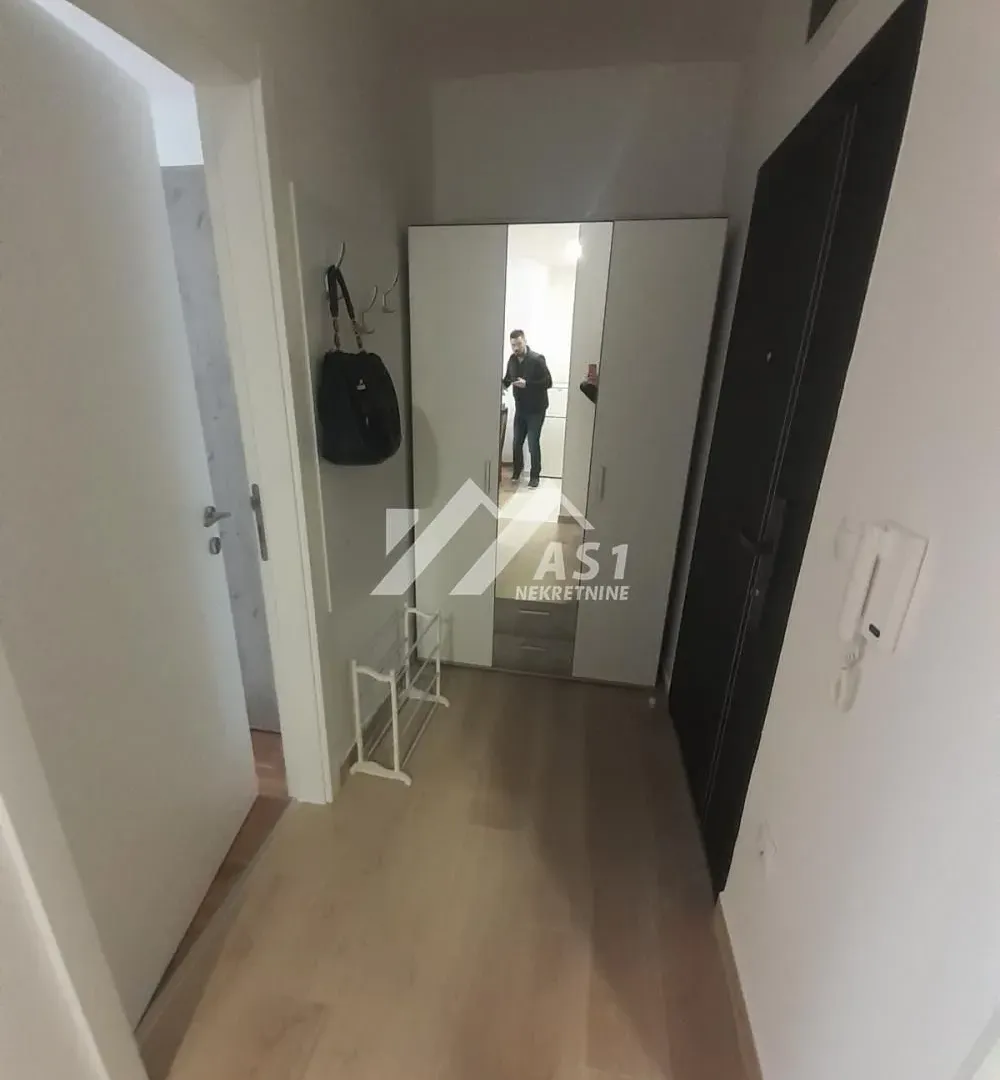 Izdavanje, jednosoban stan, 42m², Petrovaradin, Novi Sad