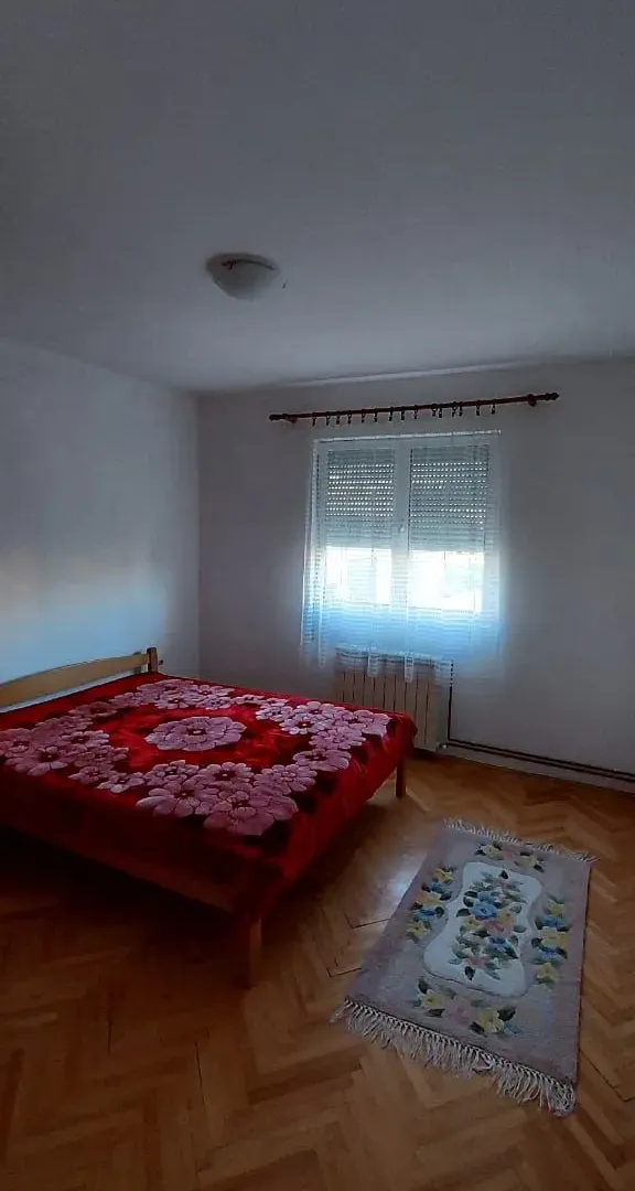 Rent, three bedroom apartment, 130m², Dahna, Podgorica