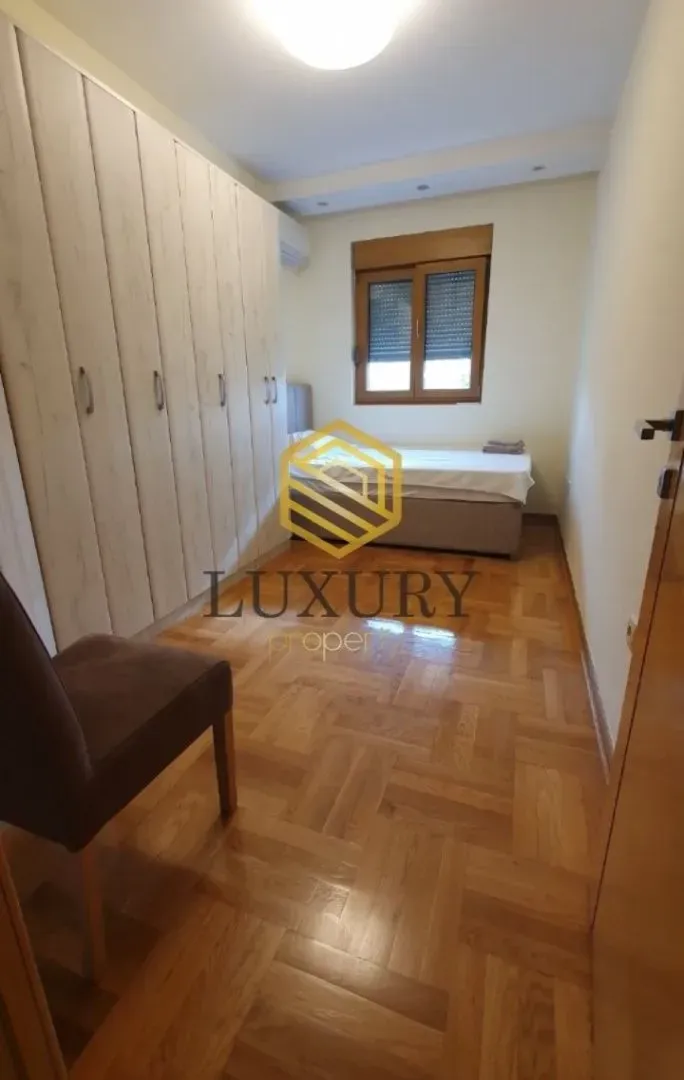 Izdavanje, trosoban stan, 95m², Preko Morače, Podgorica