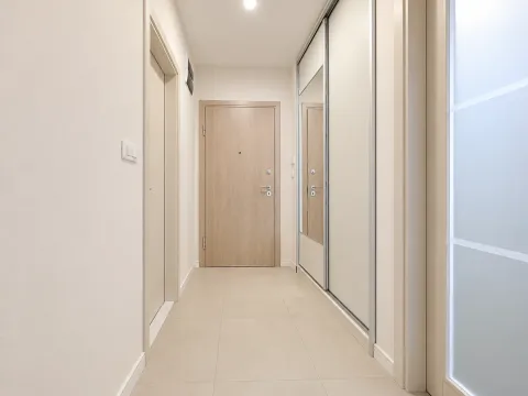 Izdavanje, jednosoban stan, 49m², Central Point, Podgorica - image 8