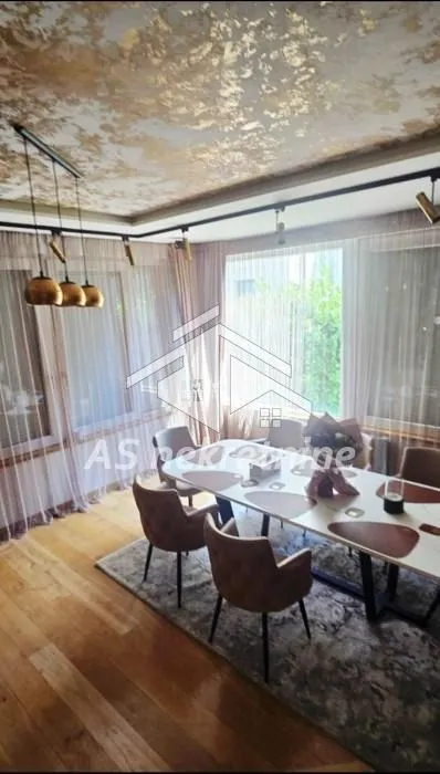 Rent, apartment, 240m², Savski Venac, Beograd
