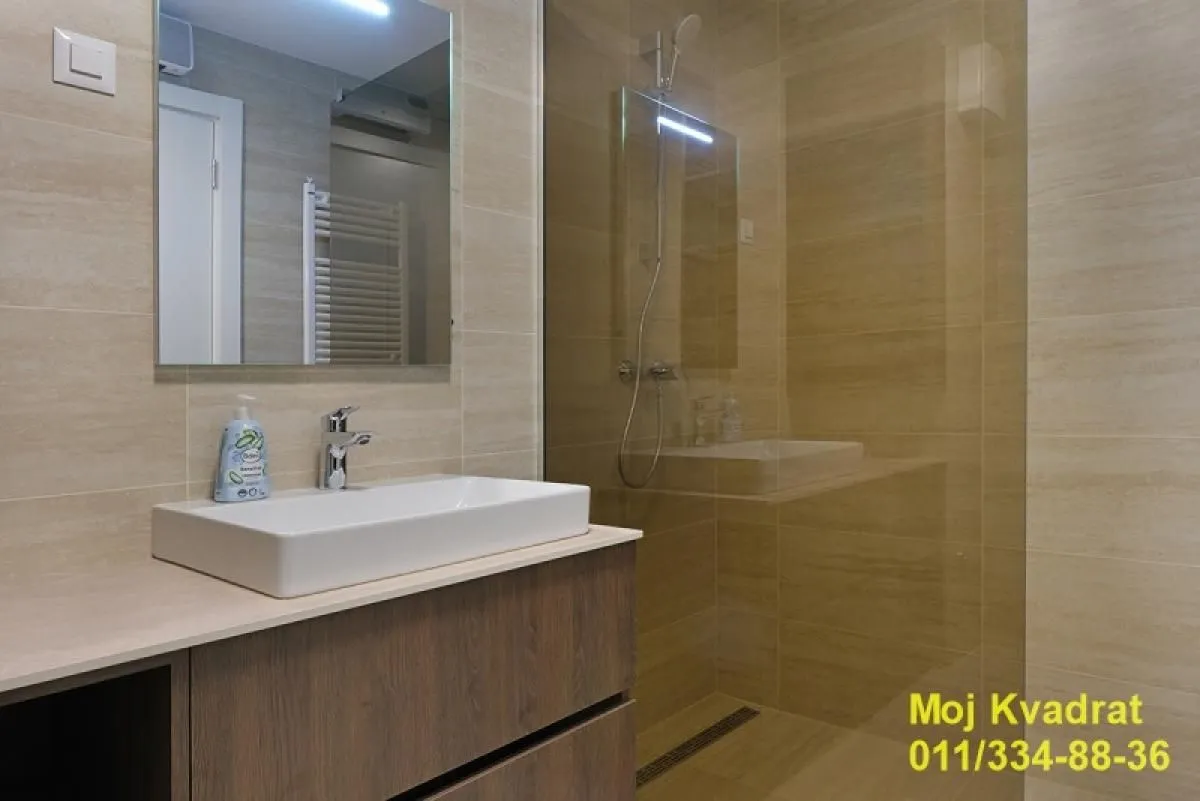 Prodaja, dvosoban stan, 57m², Novi Beograd Blok 65, Novi Beograd Sve Podlokacije