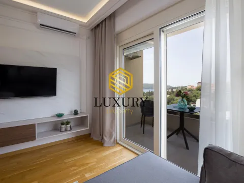 Rent, two bedroom apartment, 71m², Bečići, Budva - image 6