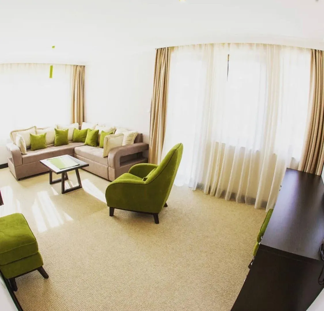 Izdavanje, ugostiteljski objekat, 700m², Bečići, Budva