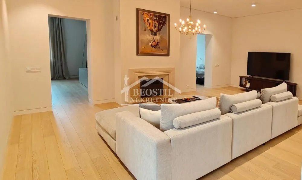 Prodaja, četvorosoban stan, 133m², Stari Grad, Beograd