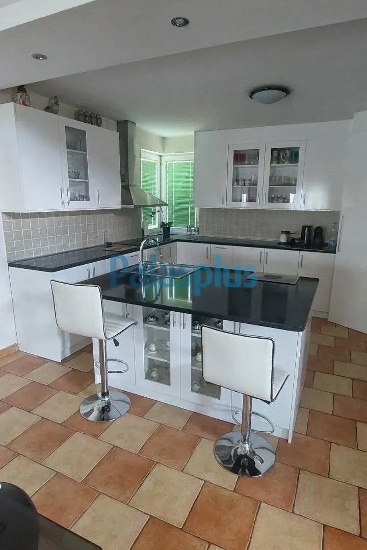 Prodaja, kuća, 337m², Stara Lipovica, Barajevo