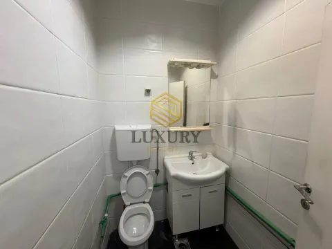 Izdavanje, poslovni prostor, 33m², City Kvart, Podgorica - image 3