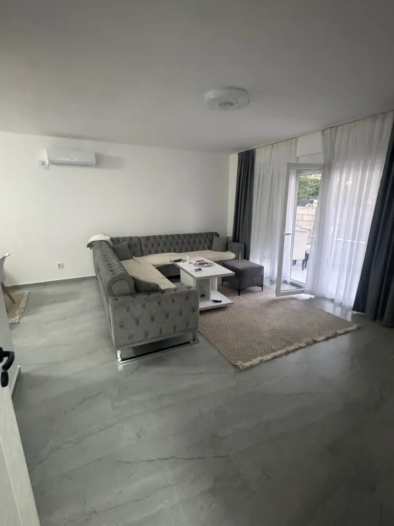 Izdavanje, kuća, 170m², Zaljevo, Bar