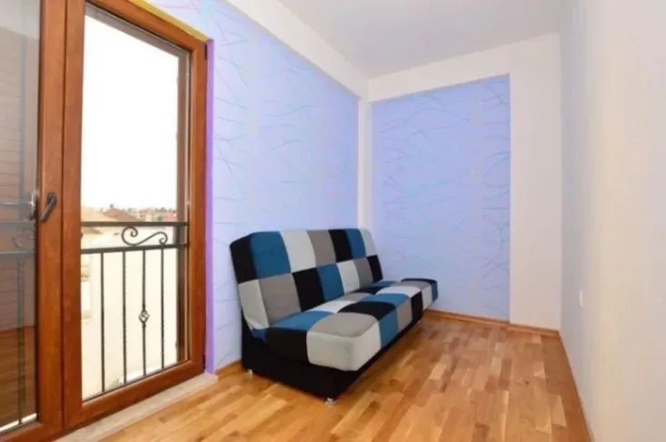 Prodaja, dvosoban stan, 70m², Kalimanj, Tivat