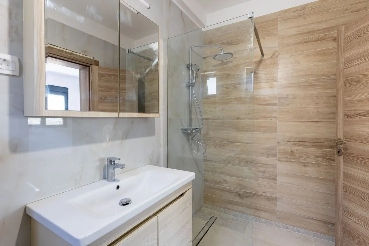 Prodaja, kuća, 160m², Škaljari, Kotor