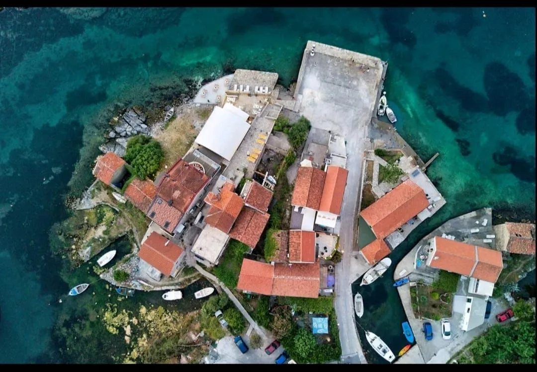 Prodaja, kuća, 107m², Tivat, Crna Gora