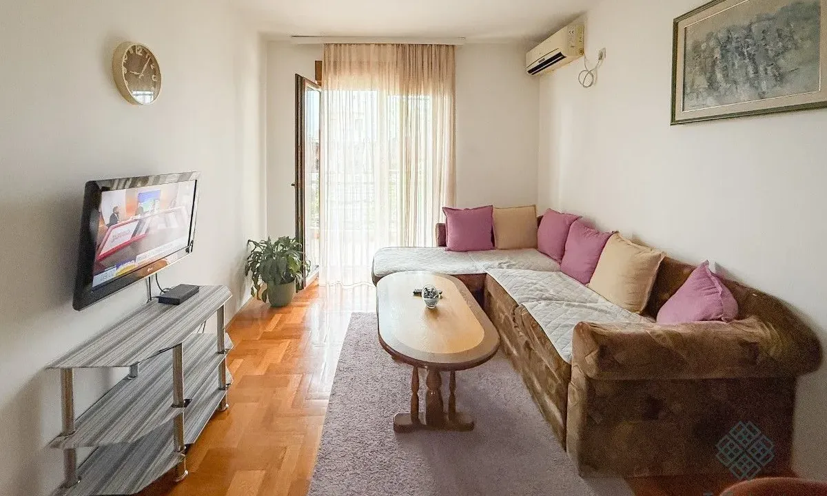 Izdavanje, jednosoban stan, 47m², Stari Aerodrom, Podgorica