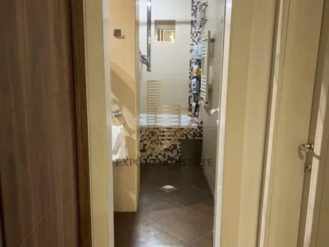 Prodaja, četvorosoban stan, 112m², Stari grad, Novi Sad - image 18