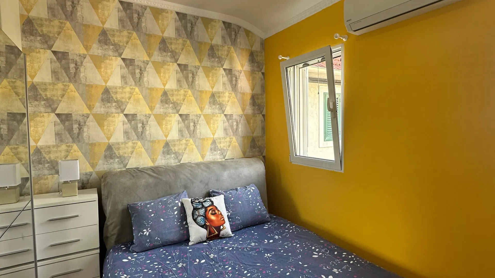 Rent, one bedroom apartment, 57m², Centar, Tivat