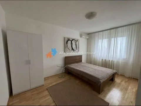 Izdavanje, četvorosoban stan, 120m², Savski Venac, Beograd - image 8