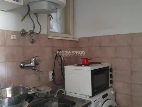 Izdavanje, jednosoban stan, 30m², Stari Grad, Beograd - image 5