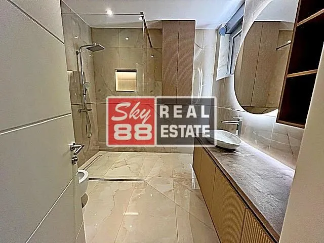 Izdavanje, četvorosoban stan, 156m², Savski Venac, Beograd