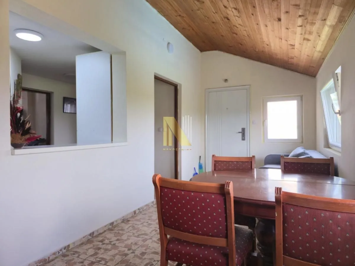 Izdavanje, kuća, 100m², Inđija, Srbija