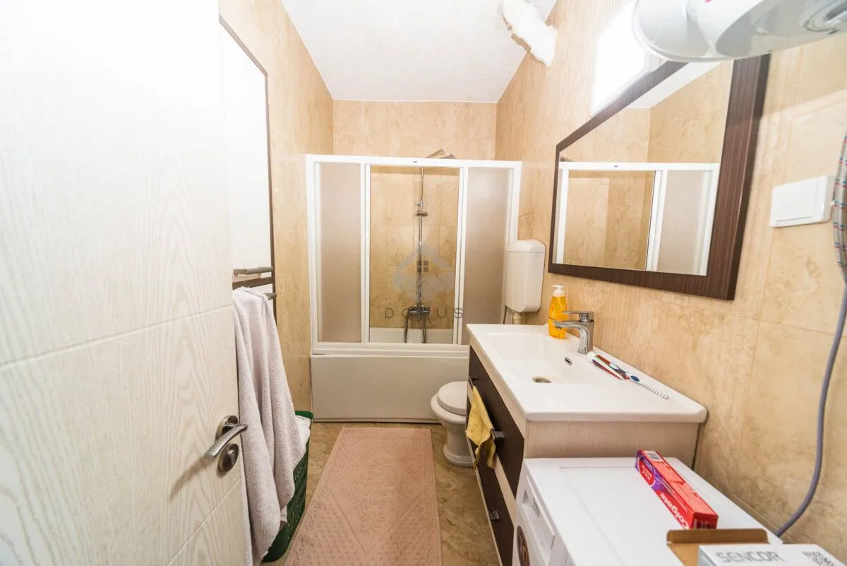 Prodaja, dvosoban stan, 72m², Autobuska stanica, Podgorica