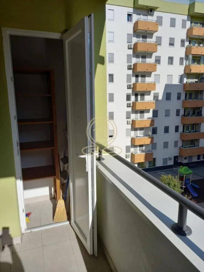 Prodaja, trosoban stan, 60m², Rotkvarija, Novi Sad Sve Podlokacije