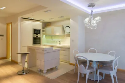 Rent, one bedroom apartment, 77m², Bulevar, Budva - image 4