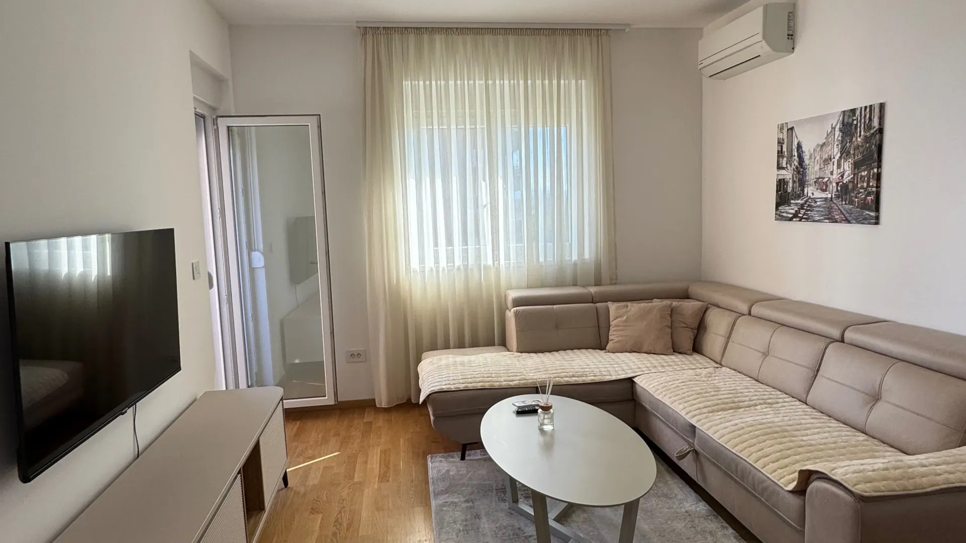 Izdavanje, jednosoban stan, 40m², Stari Aerodrom, Podgorica