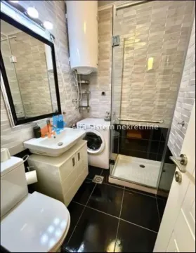 Rent, two bedroom apartment, 50m², Južni Bulevar, Vračar Sve Podlokacije - image 7