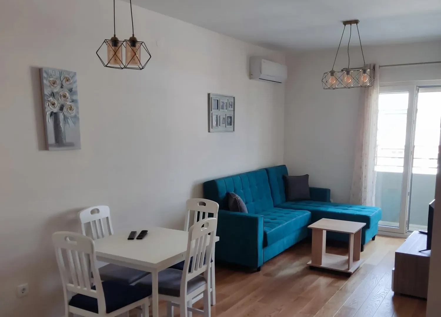Izdavanje, jednosoban stan, 43m², Central Point, Podgorica