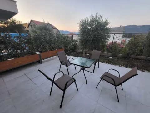 Izdavanje, jednosoban stan, 58m², Obala Đuraševića, Tivat - image 8