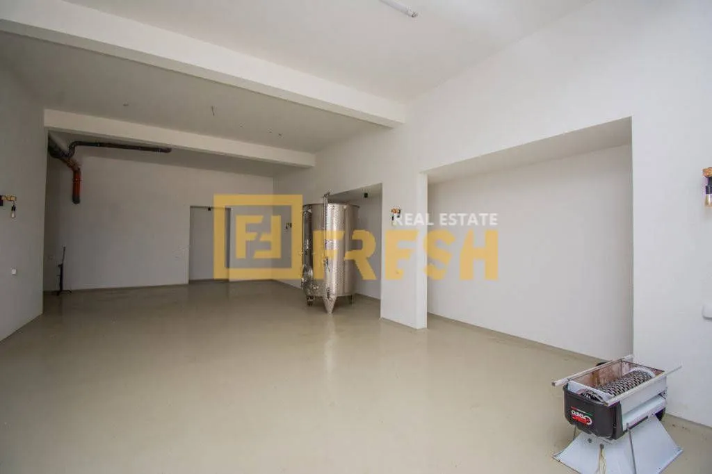 Rent, house, 700m², Zeta, Podgorica