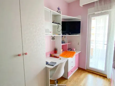 Rent, two bedroom apartment, 74m², City Kvart, Podgorica - image 7